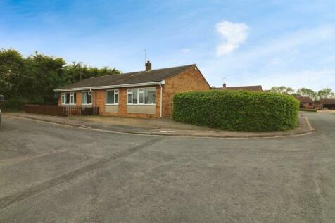 3 bedroom semi-detached bungalow for sale