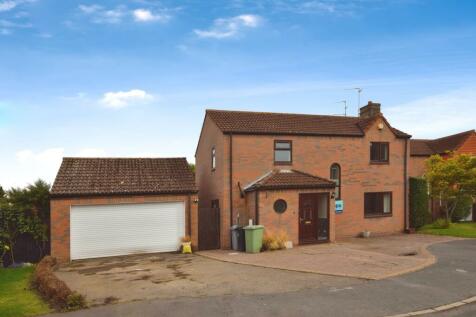 4 bedroom detached house for sale