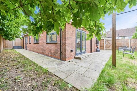 3 bedroom detached bungalow for sale