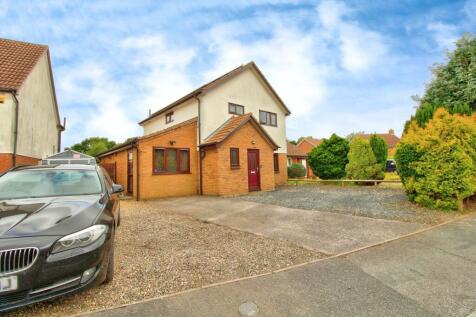 4 bedroom link detached house for sale