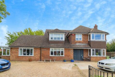 6 bedroom detached house for sale