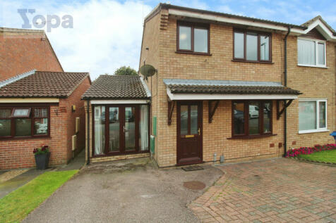 4 bedroom semi-detached house for sale