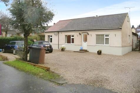 6 bedroom detached bungalow for sale