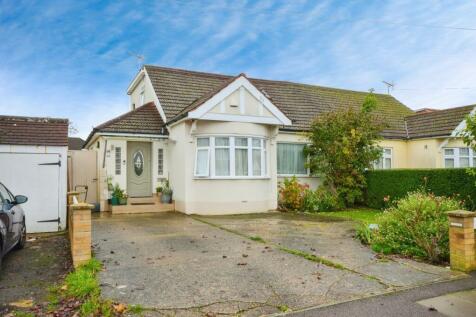 5 bedroom semi-detached house for sale