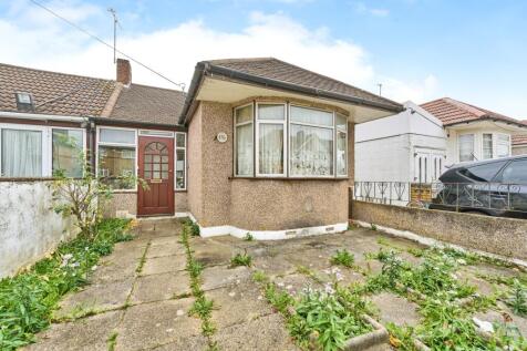 3 bedroom semi-detached bungalow for sale