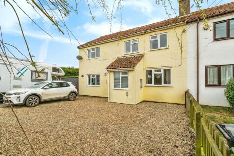 4 bedroom semi-detached house for sale