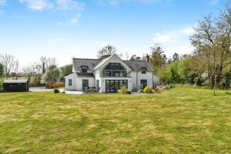 5 bedroom detached house for sale