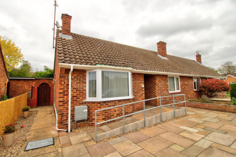 2 bedroom semi-detached bungalow for sale