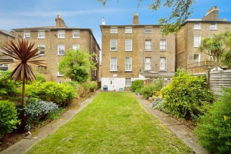 4 bedroom flat for sale