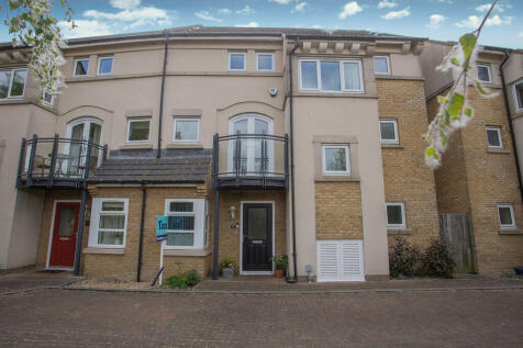 4 bedroom terraced house for sale
