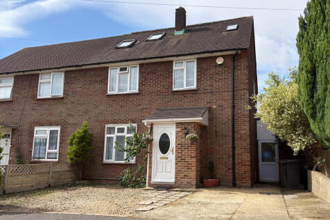 3 bedroom semi-detached house for sale