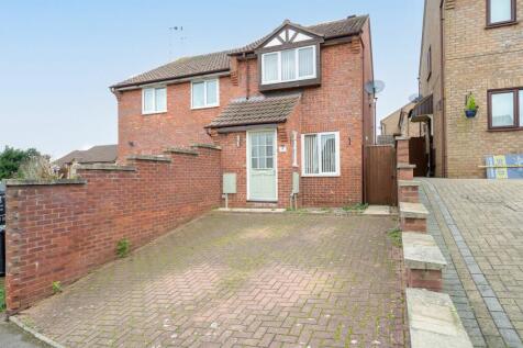 2 bedroom semi-detached house for sale