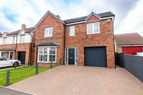 4 bedroom detached house for sale