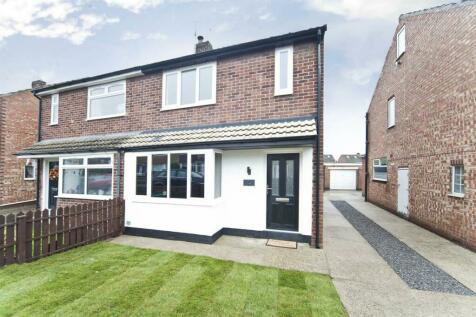 3 bedroom semi-detached house for sale