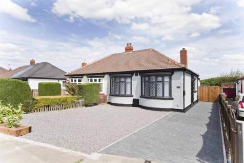 2 bedroom semi-detached bungalow for sale