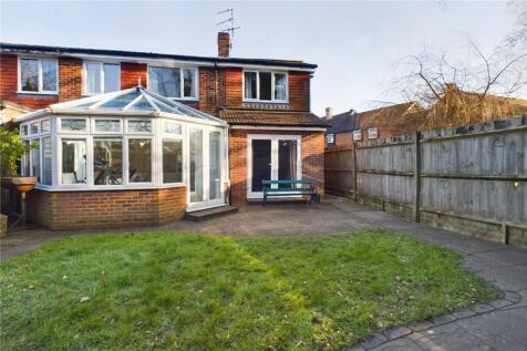 5 bedroom semi-detached house for sale