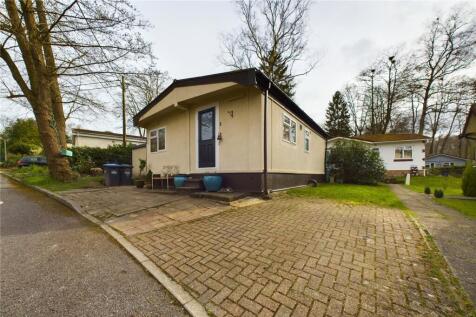 Robin Row, Turners Hill RH10 2 bed property for sale