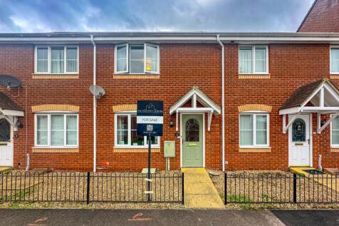 34 Severn Drive, Taunton. 2 bed terraced house for sale