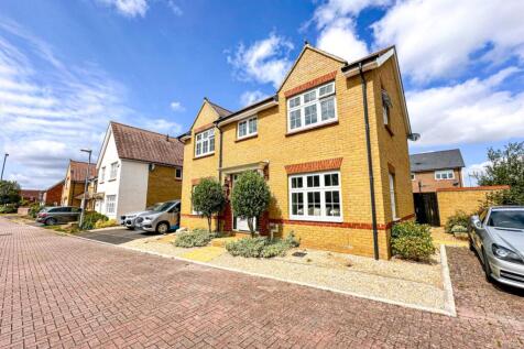 Bishops Close, Taunton, TA2 8DS 4 bed detached house for sale