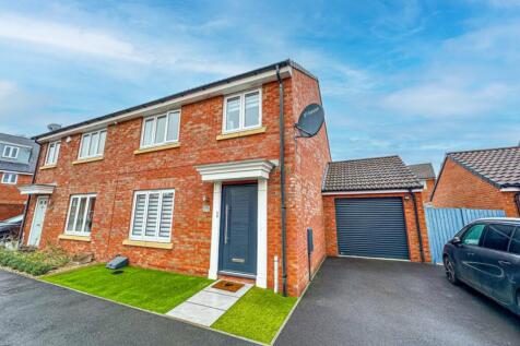 Dragon Rise, Norton Fitzwarren... 4 bed semi