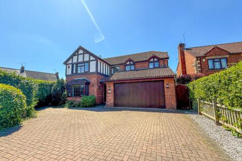 Acacia Gardens, Bathpool, Taunton. 4 bed detached house for sale