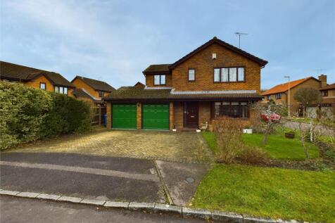 The Copse, Farnborough, Hampshire, GU14 4 bed detached house for sale