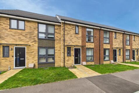Moorfield Place, Farnborough... 3 bed terraced house for sale