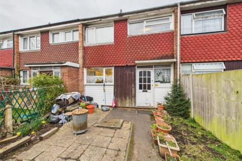Worcester Close, Farnborough... 3 bed terraced house for sale