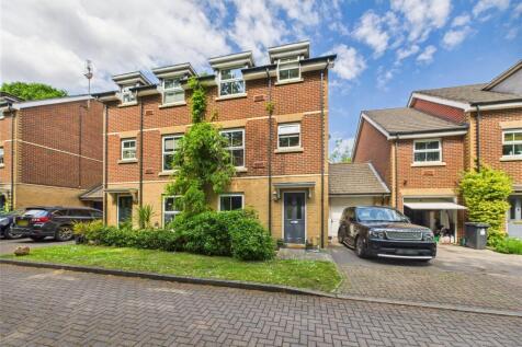 4 bedroom town house for sale