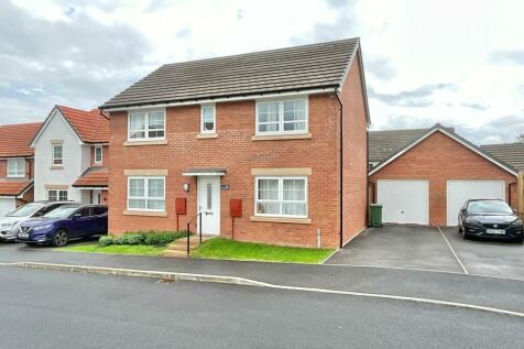 4 bedroom detached house for sale