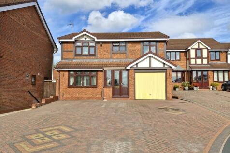 4 bedroom detached house for sale