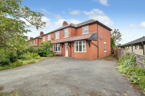 4 bedroom semi-detached house for sale