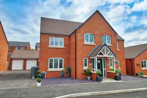 5 bedroom detached house for sale