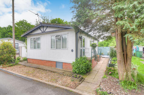 2 bedroom detached bungalow for sale