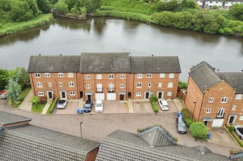 4 bedroom terraced house for sale