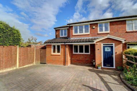 4 bedroom semi-detached house for sale