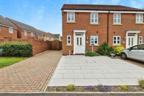 3 bedroom semi-detached house for sale