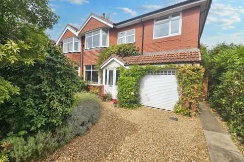 5 bedroom semi-detached house for sale
