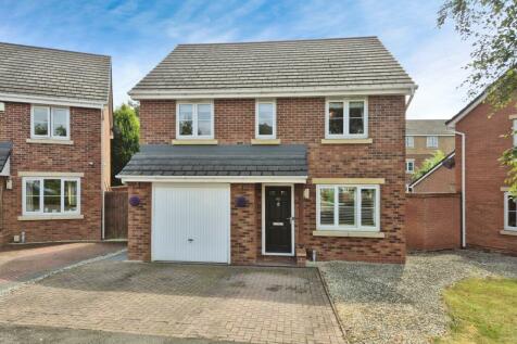 4 bedroom detached house for sale