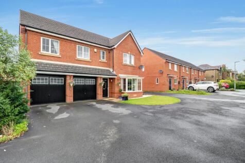 5 bedroom detached house for sale