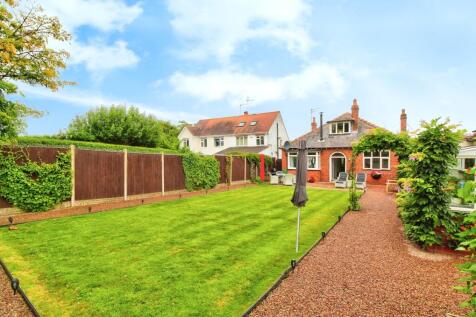 4 bedroom detached bungalow for sale