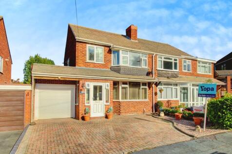 3 bedroom semi-detached house for sale