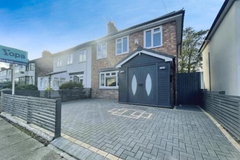 4 bedroom semi-detached house for sale