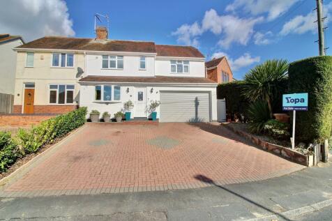 4 bedroom semi-detached house for sale