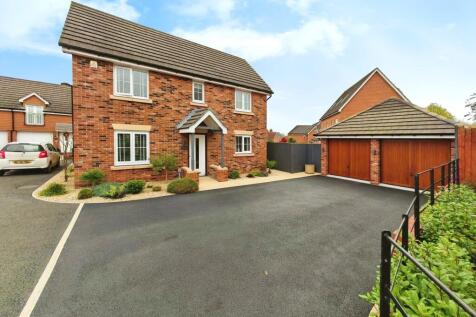 4 bedroom detached house for sale
