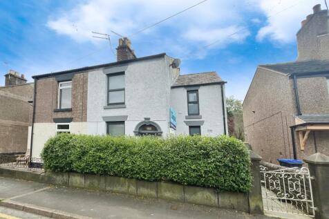 2 bedroom semi-detached house for sale