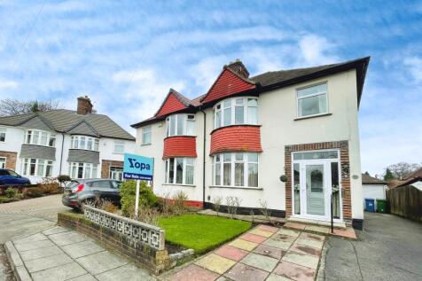 3 bedroom semi-detached house for sale