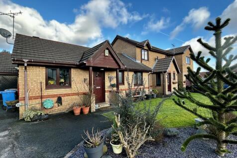 2 bedroom semi-detached bungalow for sale