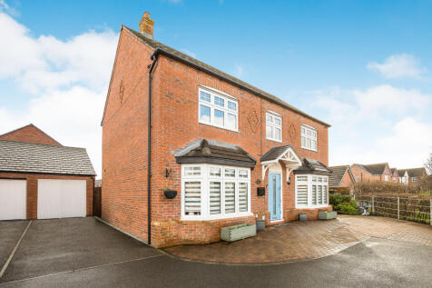 5 bedroom detached house for sale