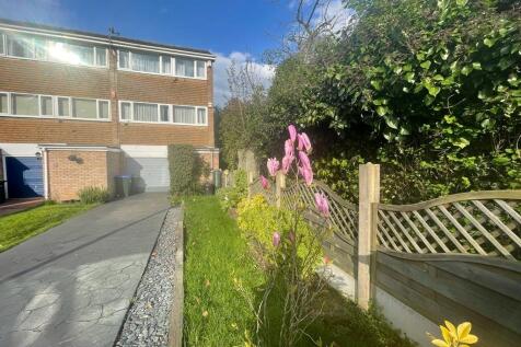 4 bedroom town house for sale